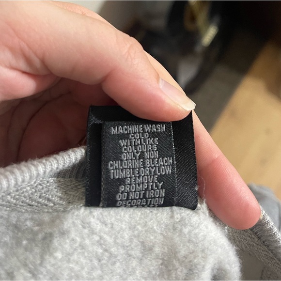 Harry Potter Gryffindor House Sweatshirt Warner Bros. Universal Studios - Picture 7 of 9